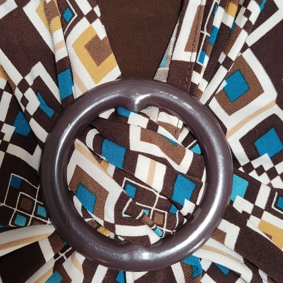 Geometric Patterned Women's Top - Picture 2 of 4